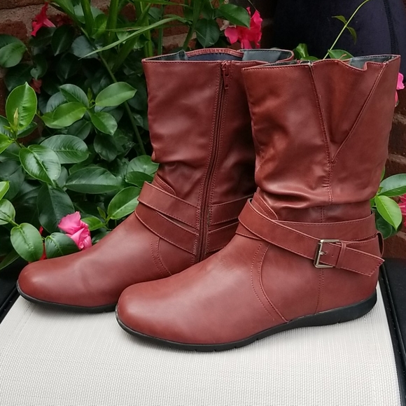 comfortview Shoes - EUC Comfortview Sz 11W Scrunch Flat Boots